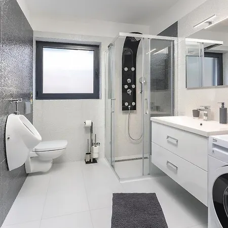 Rene Villa Jadranovo